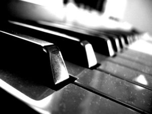 piano-keys-1532959-640×480